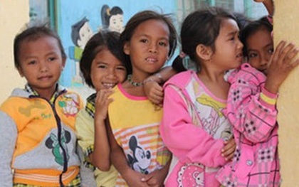 Thưởng tiền khi sinh con một bề toàn gái: Ý kiến ủng hộ là "50/50"