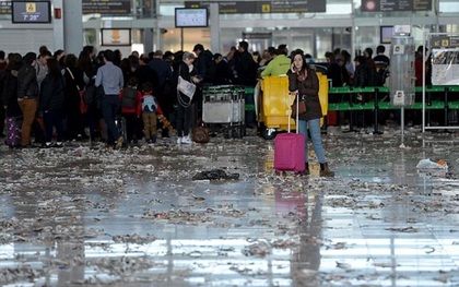 Không thể tin được bãi rác này lại chính là sân bay ở Tây Ban Nha