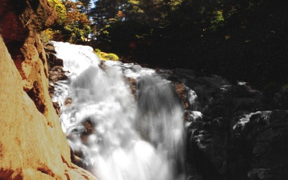 Đình chỉ du lịch thể thao mạo hiểm ở nhiều hồ, thác