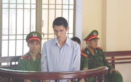 Nam thanh niên đâm chết người tình của mẹ lĩnh án 9 năm tù