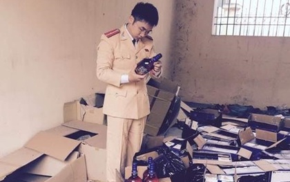Thanh Hóa: Bắt giữ hàng trăm chai rượu ngoại không rõ nguồn gốc đang tuồn về Hà Nội