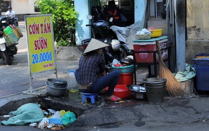​Muôn kiểu thức ăn đường phố mất vệ sinh