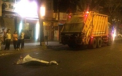 TP. HCM: Lao ra đường tự tử, nam thanh niên bị xe rác cán tử vong