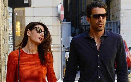 Xác lập kỷ lục, Buffon được bạn gái sexy “thưởng nóng”