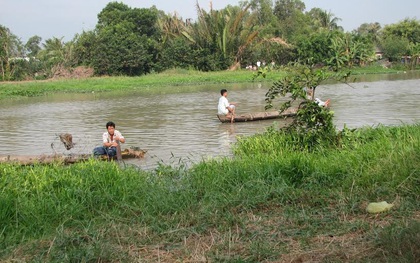 Cống mở nước chảy xiết cuốn 1 sinh viên mất tích