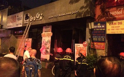 Hà Nội: Chập điện, đám cháy lan sang quán thịt nướng khiến nhiều người hốt hoảng