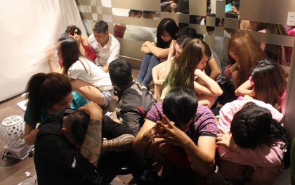 Gần 100 nam nữ phê ma túy, hút cỏ Mỹ trong khách sạn ở trung tâm Sài Gòn