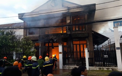 Cháy ngôi nhà 2 tầng ở Sài Gòn, 2 người tử vong
