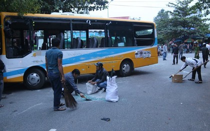 Đà Nẵng: Xe buýt lật ngang giữa đường sau va chạm với xe ben, gần 10 nhân viên bị thương