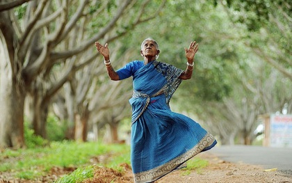 "Bà mẹ" của thiên nhiên: Không có khả năng sinh con, người phụ nữ 103 tuổi đã trồng hơn 300 cây xanh