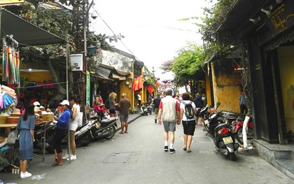 Phố cổ Hội An hướng đến thành phố không thuốc lá