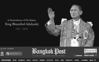 Hàng loạt trang báo Thái Lan chuyển màu đen để tang Vua Bhumibol Adulyadej