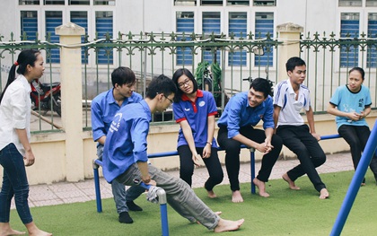 Nơi thành phố xa lạ, vẫn có người đồng hành cùng sĩ tử nghèo từ miếng ăn, giấc ngủ