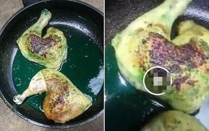 Kinh hãi đùi gà mua về chuyển màu xanh như nước sơn