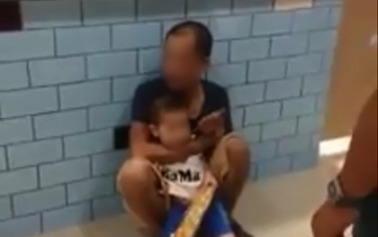 Clip: Bé trai hoảng loạn gào khóc khi bị người đàn ông khống chế trong siêu thị tại Hà Nội