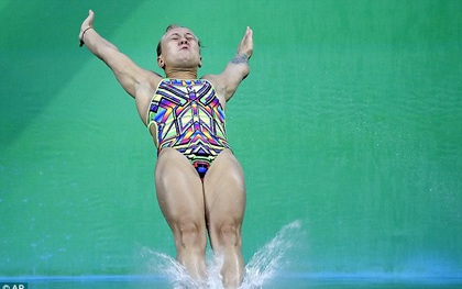 Màn nhảy cầu thảm họa được chấm 0 điểm của nữ VĐV người Nga ở Olympic