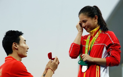 Nữ VĐV Trung Quốc xinh đẹp bật khóc khi được cầu hôn trên sàn đấu Olympic 2016