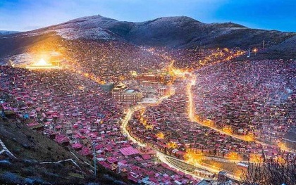 Học viện Phật giáo Larung Gar: Thung lũng đỏ diệu kỳ giữa Tây Tạng