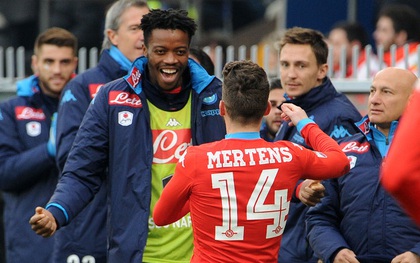 Cầu thủ Napoli ghi bàn dành tặng cho mẹ đồng đội mới mất