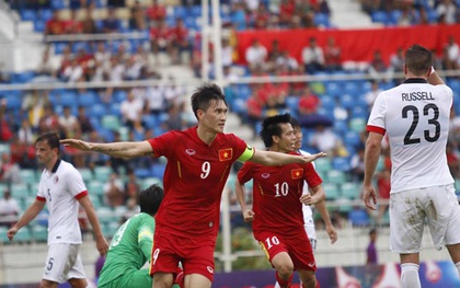 ĐT Việt Nam vào chung kết Cúp tứ hùng sau loạt sút luân lưu với Hong Kong