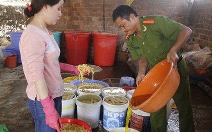 Lại phát hiện 5 tấn măng tươi tẩm bột lạ tại Đà Lạt