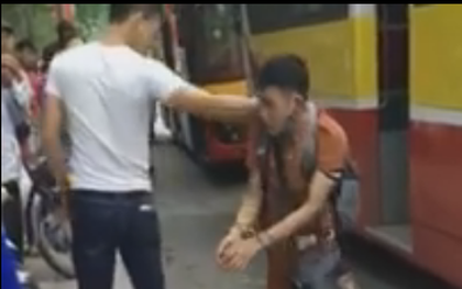 "Soái ca" trấn áp kẻ móc trộm iPhone 6S ở bến xe bus Hà Nội khiến nhiều người ngưỡng mộ