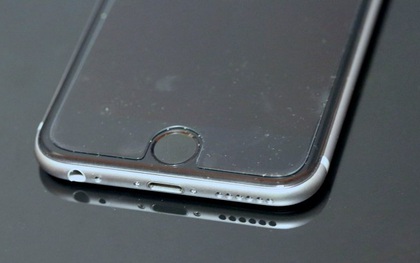 Những lý do bạn nên vứt miếng dán cường lực smartphone vào thùng rác đi là vừa