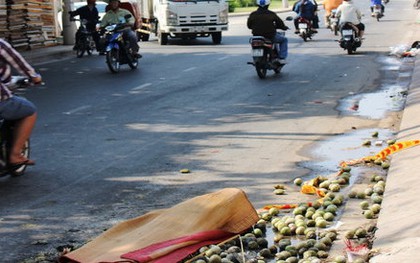 Tông thẳng vào xe tải, tài xế xe ba gác chết cháy thảm thương
