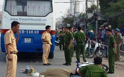 Xe du lịch tông hai cha con, một người chết