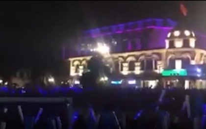 Khoảnh khắc đêm giao thừa: Hàng ngàn khán giả Hà Nội lập kỉ lục vỗ tay 3 phút tại Nhà Hát Lớn
