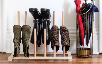 Cách làm kệ đựng giày "chuẩn khỏi chỉnh" giúp giữ dáng cho những đôi bốt mùa đông