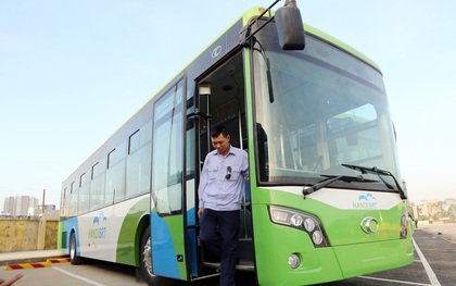 Miễn phí tháng đầu tiên cho tất cả hành khách đi trên tuyến buýt nhanh BRT ở Hà Nội