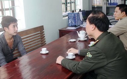 Nam thanh niên khoe ảnh xẻ thịt khỉ không bị phạt