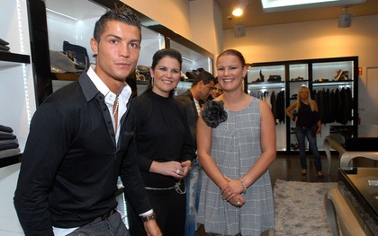 Có một Cristiano Ronaldo rất hiếu thảo với gia đình
