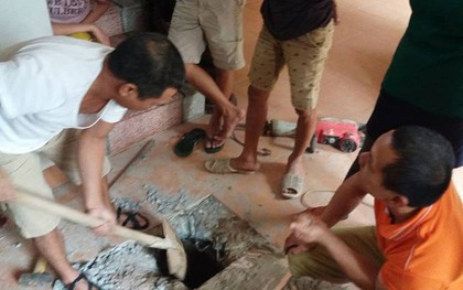 Hà Nội: Nền nhà nóng bất thường, đào lên kiểm tra thấy có điện phát sáng