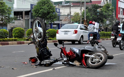 Điều gì đã khiến người ta không đủ can đảm dừng xe lại hay đón một nạn nhân vương vãi máu lên xe của mình?