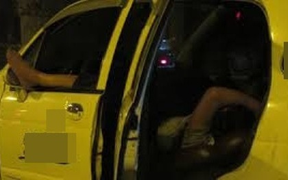 Tài xế taxi ngủ quên bị trộm cạy cửa cuỗm gần 50 triệu đồng