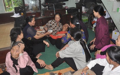 Bà nội kể lại giây phút 2 cháu trai bị mẹ sát hại ở Hải Dương