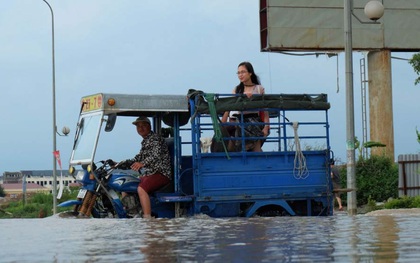 Người Hà Nội vẫn sống trong “ốc đảo” sau trận mưa kỷ lục