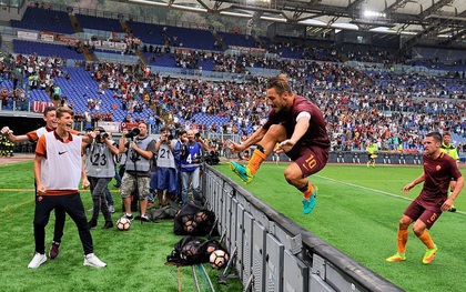 Ở tuổi 40, cả thế giới vẫn phải ngước nhìn "Hoàng tử" Francesco Totti