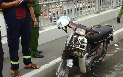 Bỏ lại xe máy và tư trang, nam thanh niên nhảy cầu Sài Gòn tự tử
