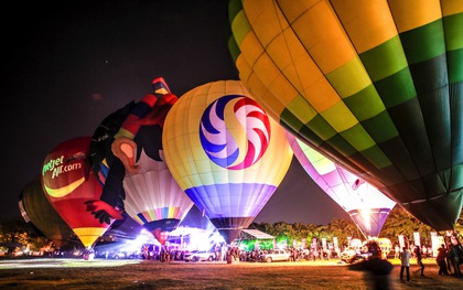 Mãn nhãn với Khinh khí cầu rực sáng trong đêm “Night Glow” tại Festival Huế