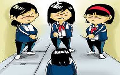 Clip: Nhóm nữ sinh lao vào giật tóc đấm đá, bắt bạn liếm chân xin lỗi ở Sài Gòn gây phẫn nộ