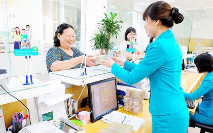 Vì sao ngân hàng nào cũng tặng quà, bốc thăm trúng thưởng cuối năm?
