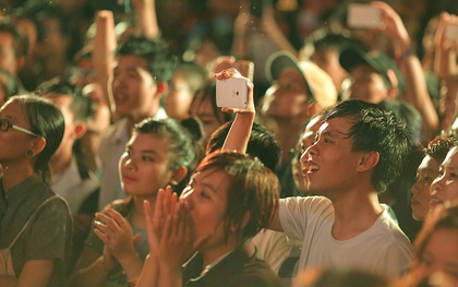 Ngày tự hào đồng tính - Những trái tim lục sắc đã có một đêm vui dưới mưa Sài Gòn như thế!