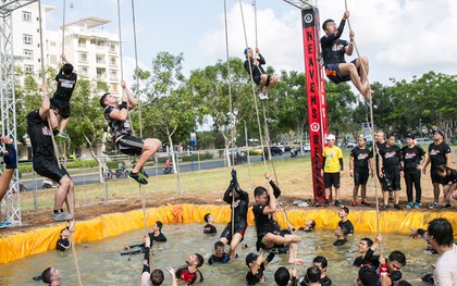 Một ngày đúng nghĩa "lăn lê bò trườn" nhưng cực vui của các bạn trẻ Sài Gòn