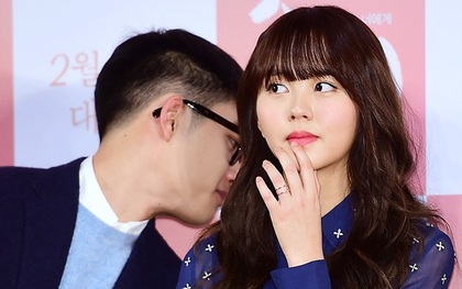 D.O. (EXO) ghé sát tai, tình tứ với "sao nhí một thời" Kim So Hyun tại sự kiện