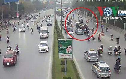 Camera VOVGT: "Choáng" với xe ô tô băng qua dải phân cách cửa hầm Kim Liên