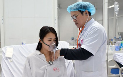 Đốt củi sưởi ấm chống rét, 5 người trong một gia đình thương vong