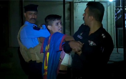 Nghi phạm khủng bố tuổi teen mặc áo Messi che giấu khối bom quấn quanh người